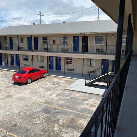 Texas Inn Сегин Экстерьер фото