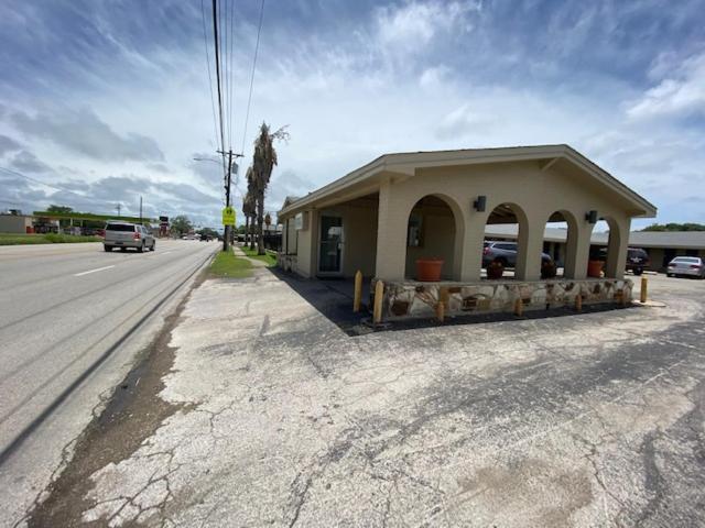 Texas Inn Сегин Экстерьер фото